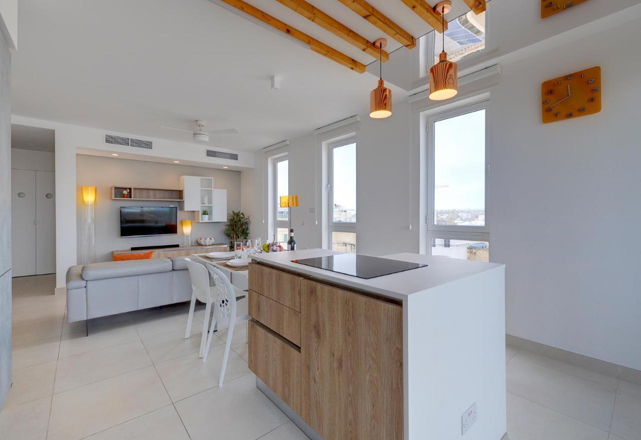 Stunning In A Location With Views Apartment Ta Xbiex