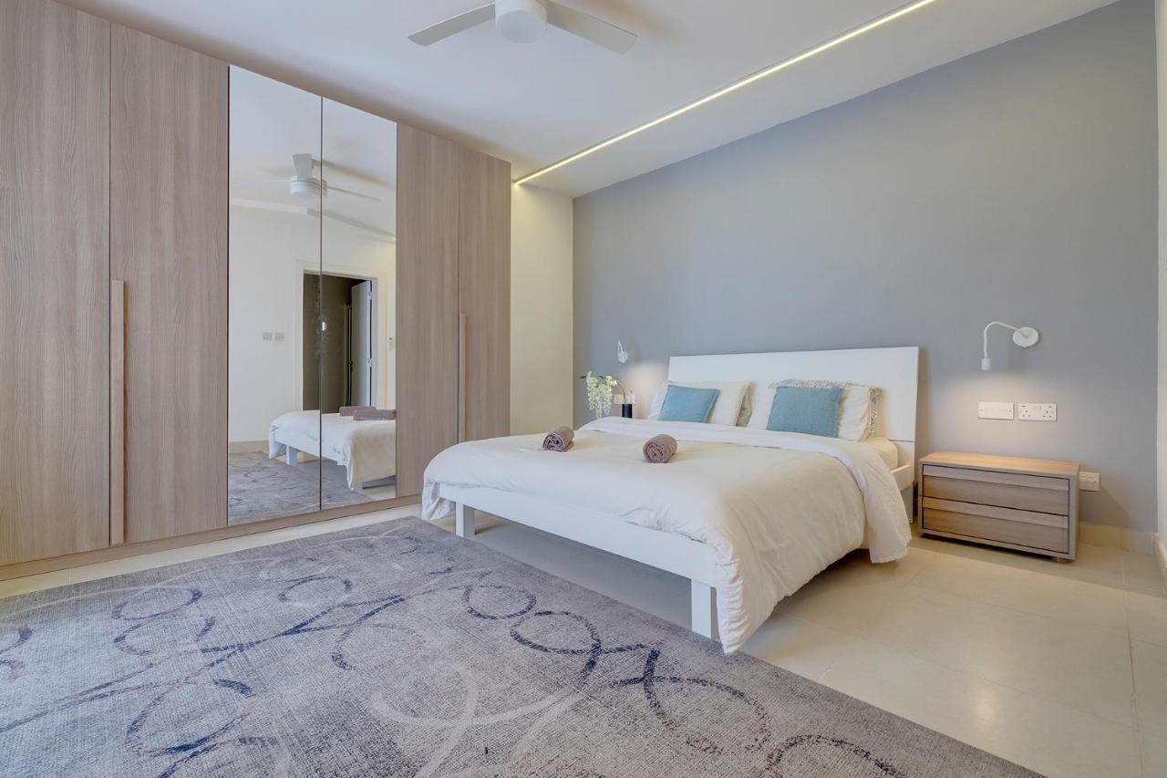 Stunning In A Location With Views Apartment *