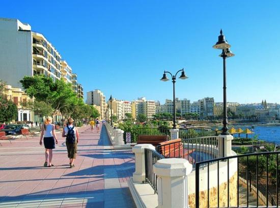 Apartment Stunning In A Location With Views