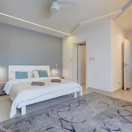 Stunning Apartment In A Central Location With Views Ta Xbiex Exterior photo